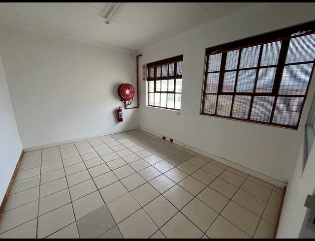 183M² OFFICE TO LET IN PAARDEN EILAND